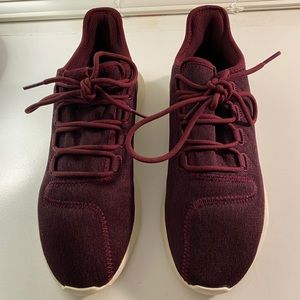 Women’s Adidas sneakers